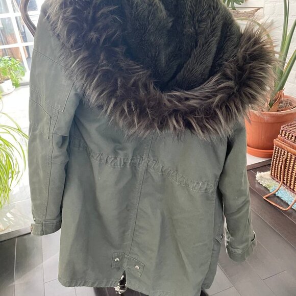 Bershka winter/fall Jacket | snow ski  coat size large | removeable lining - Picture 9 of 12